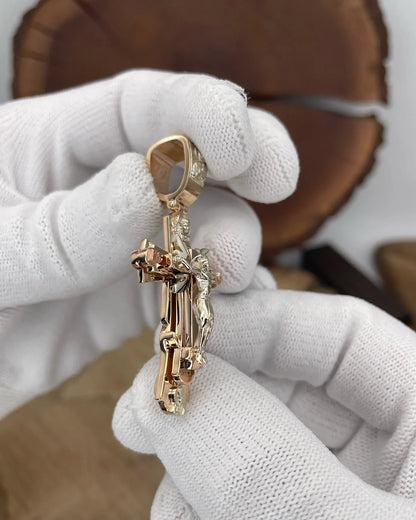 Colier Crucifix cu Iisus – Protecție, Credință și Eleganță